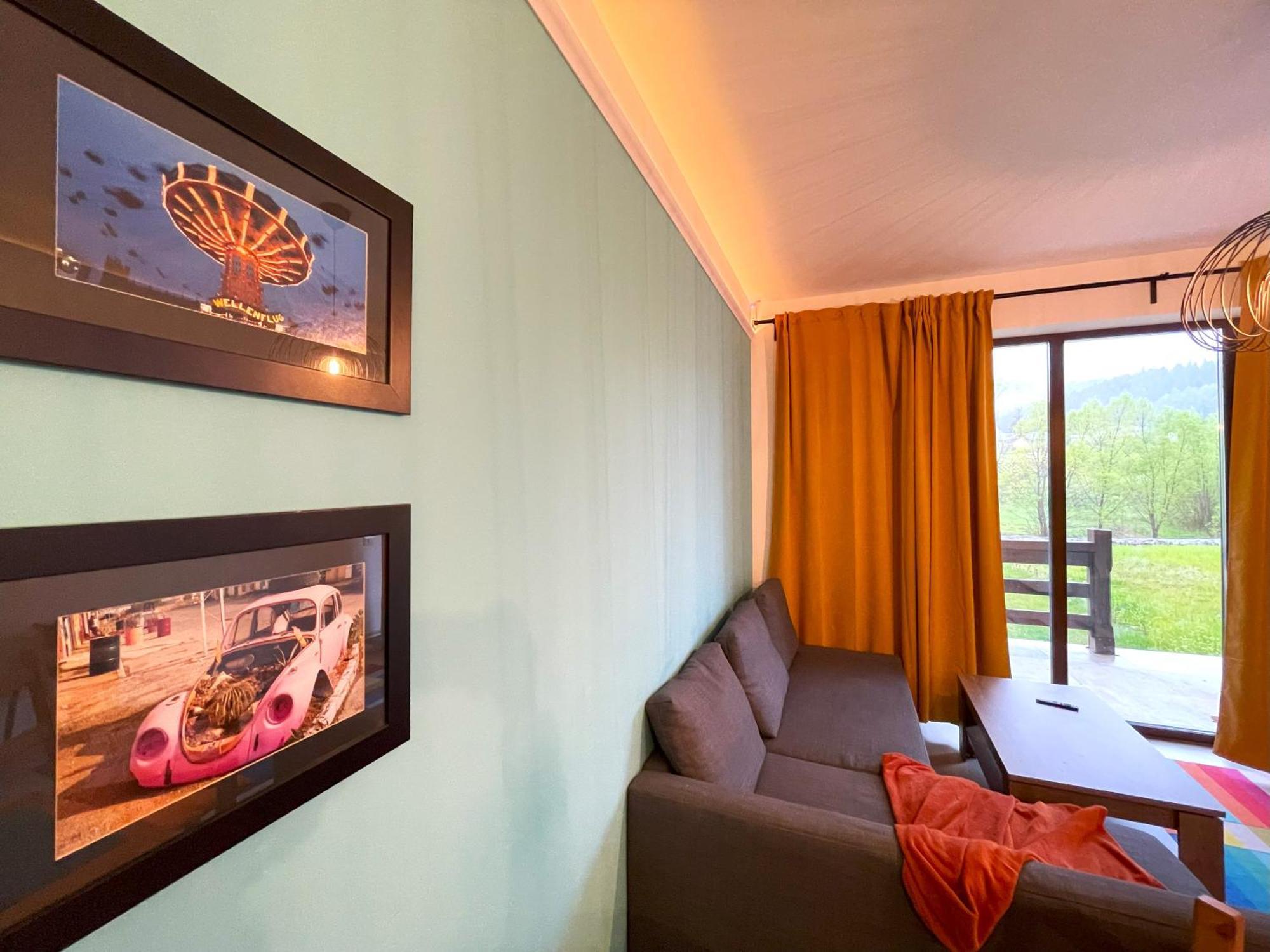 Cozy Riverfront Apartments With Garden And Mountain View Busteni Bagian luar foto