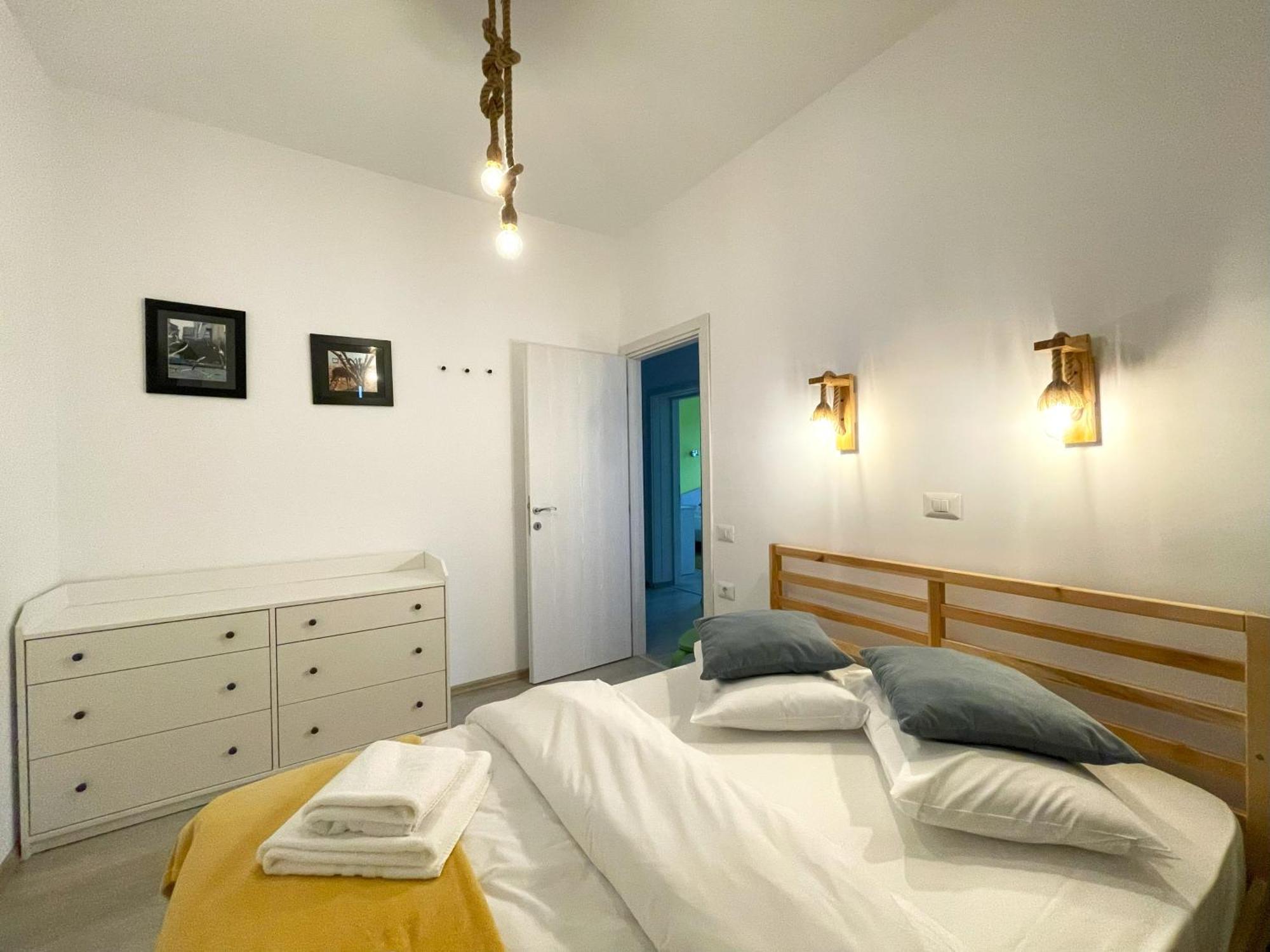 Cozy Riverfront Apartments With Garden And Mountain View Busteni Bagian luar foto