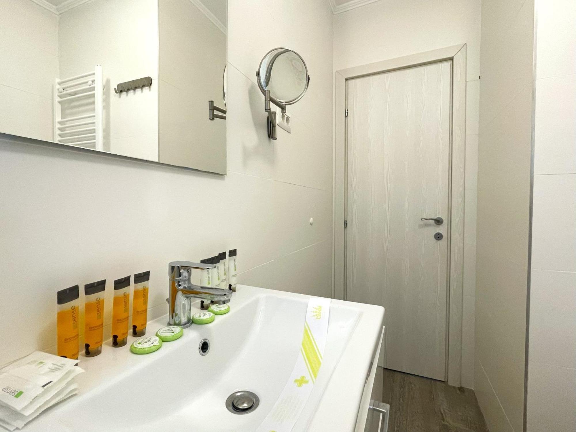 Cozy Riverfront Apartments With Garden And Mountain View Busteni Bagian luar foto
