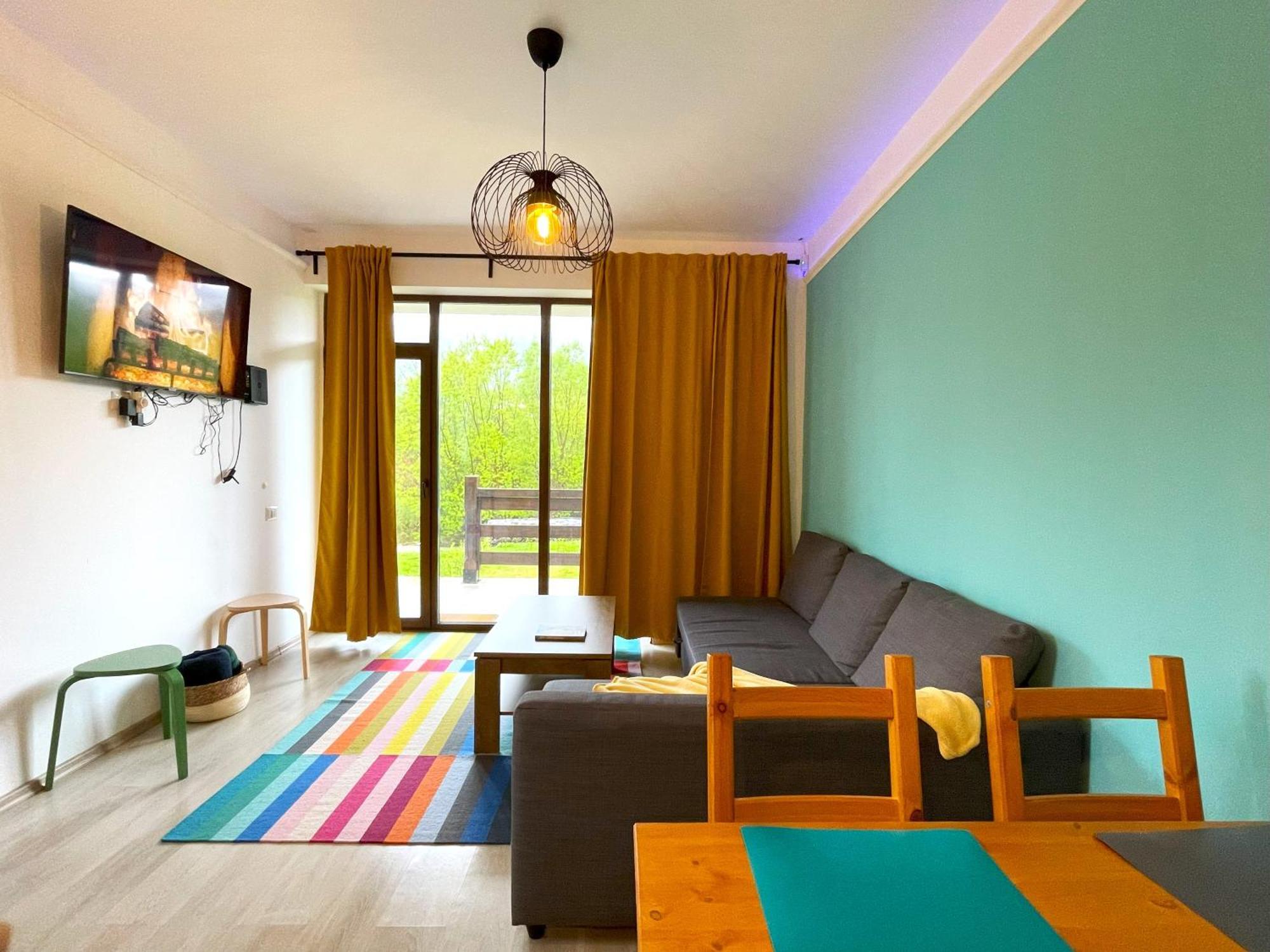 Cozy Riverfront Apartments With Garden And Mountain View Busteni Bagian luar foto